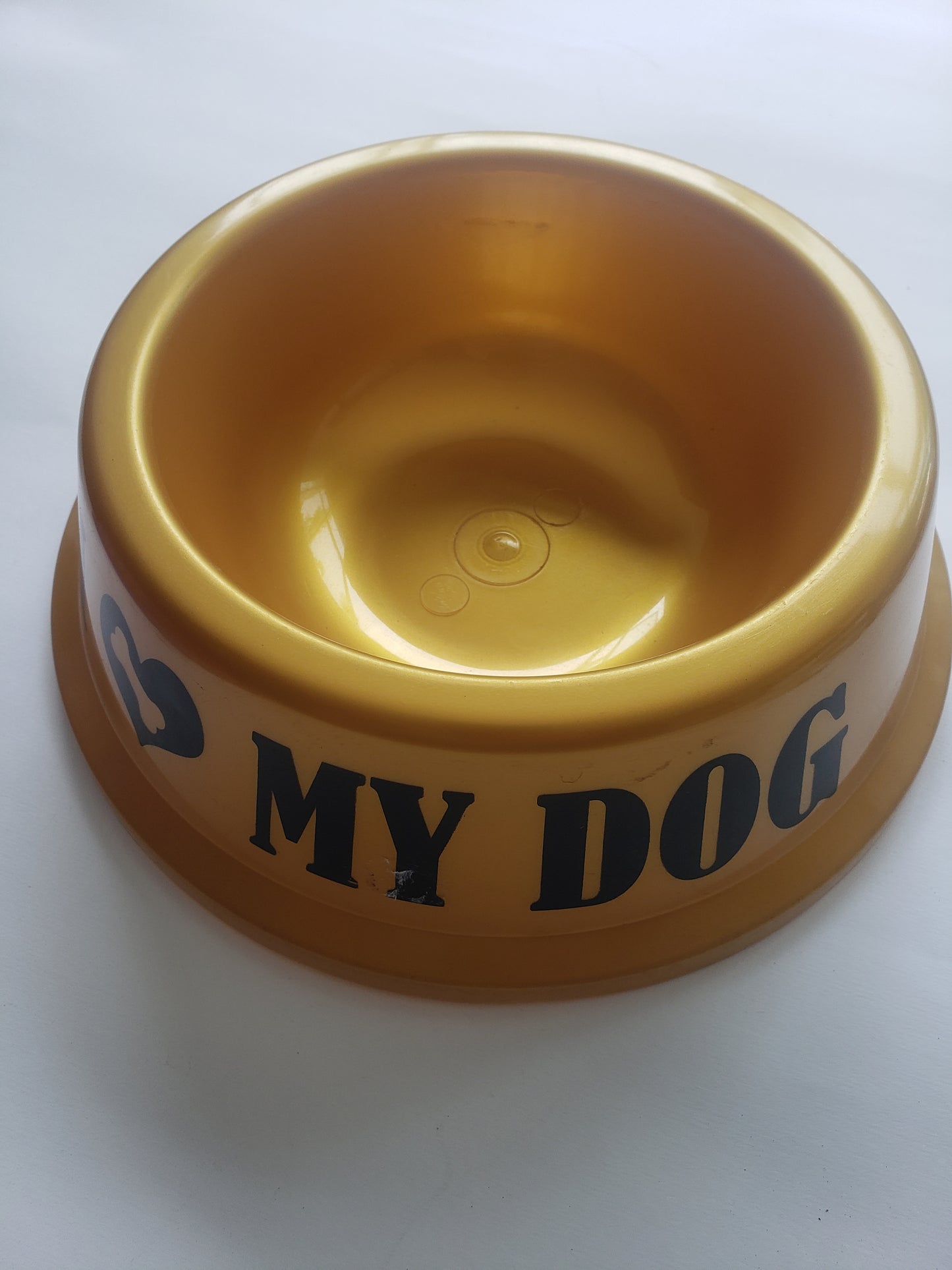 Plato Mediano para Perros – Elegancia y Funcionalidad