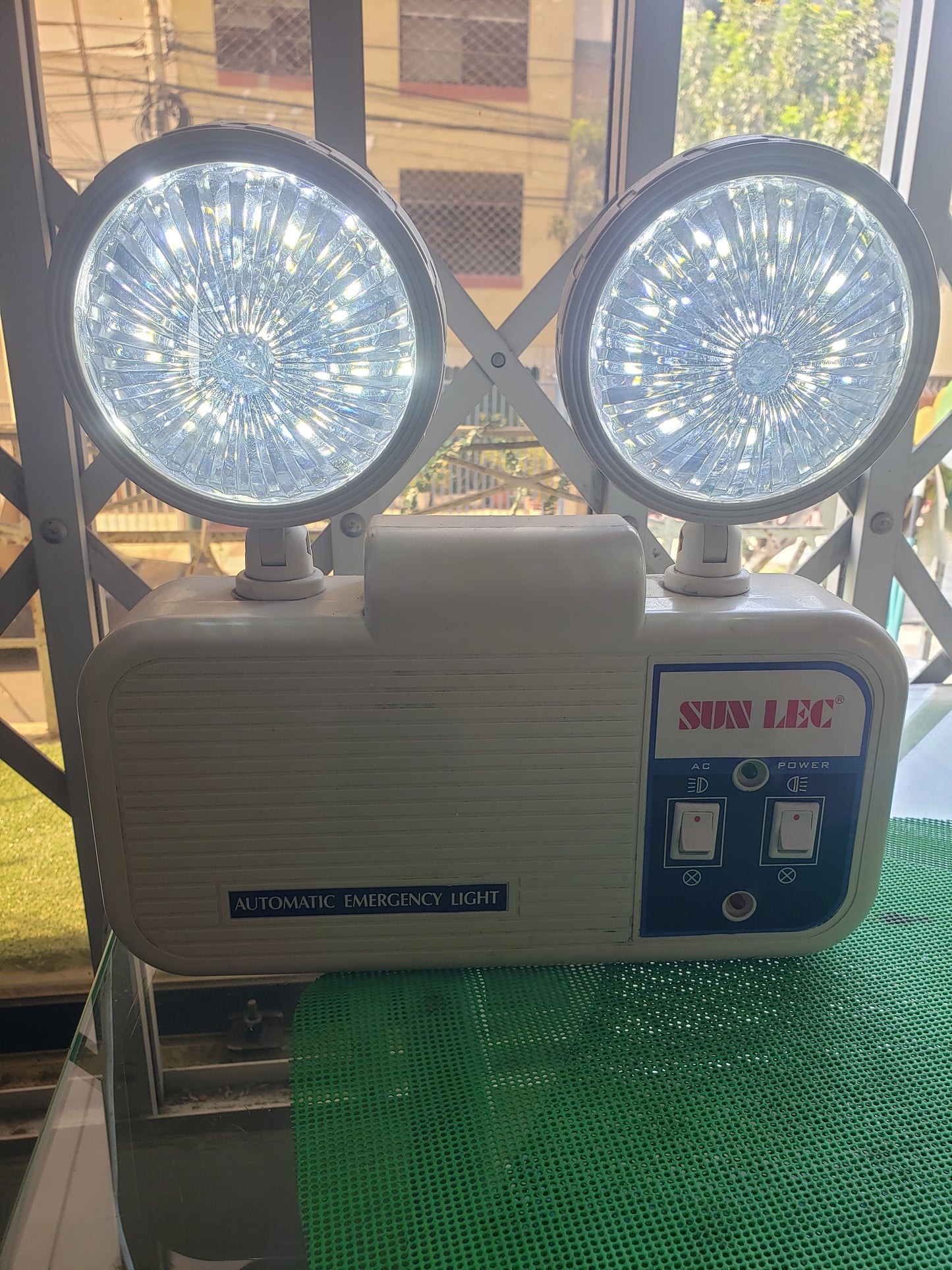 Luz de Emergencia Automática SUN LEC (2 focos LED)