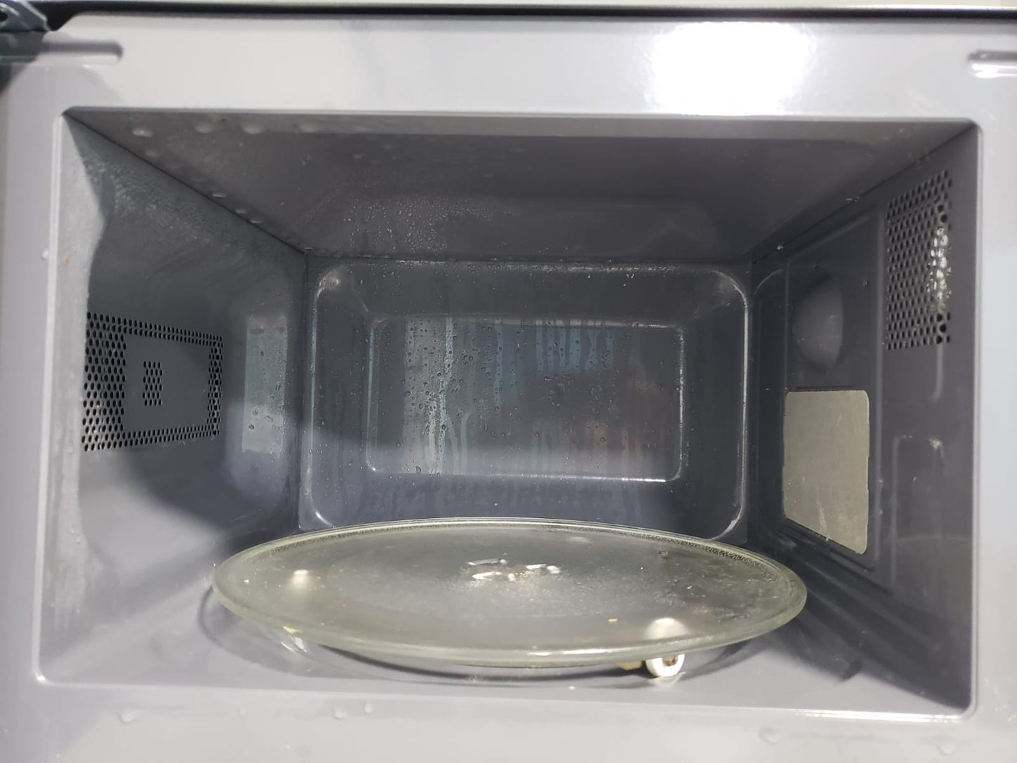 Horno Microondas Miray 20L – Modelo HMM-20N