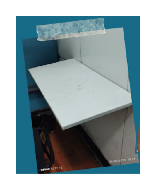 Mesa Plegable de Melamina –  Medida Aprox. (50x30 cm)